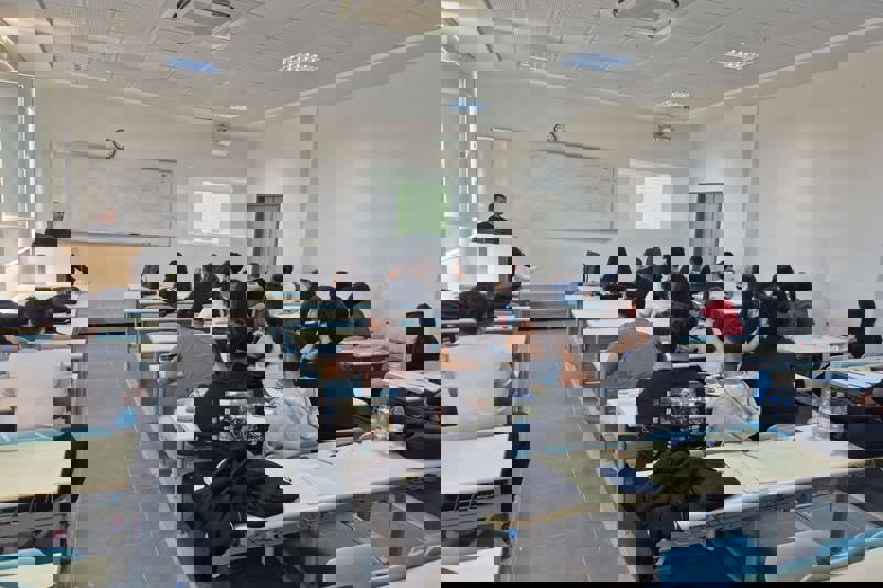 Yapay Zekâ ve Dijital Dönüşüm Ofisi İş Birliğiyle İngilizce Münazara Etkinlikleri Başladı