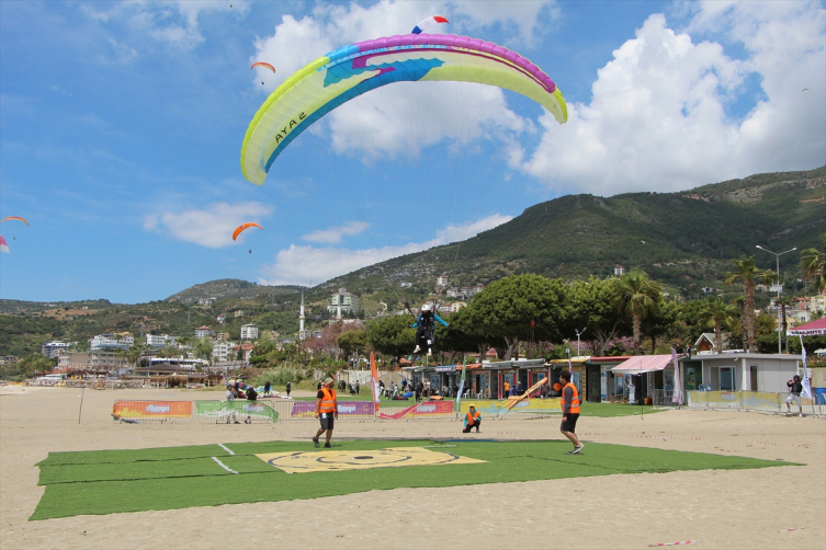 ALKÜ Yabancı Diller Yüksekokulu Öğrencilerinden Uluslararası Organizasyona Dil Desteği